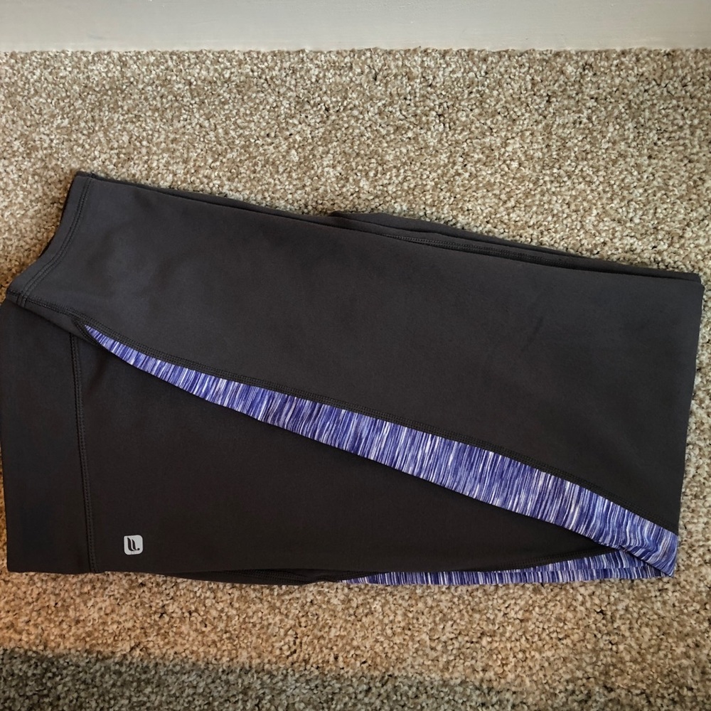 EUC Fabletics Leggings